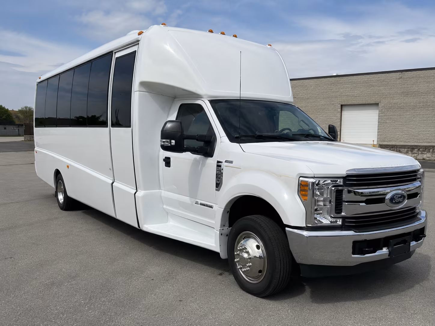 arlington private airport shuttles for arlington pickups and drop offs