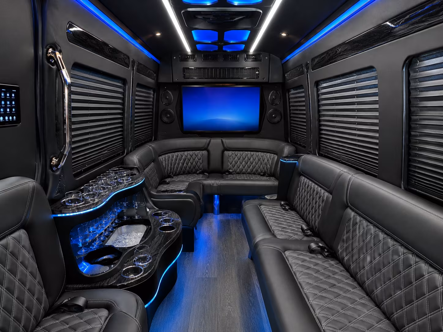 client entertainment and golf outing transportation in mansfield